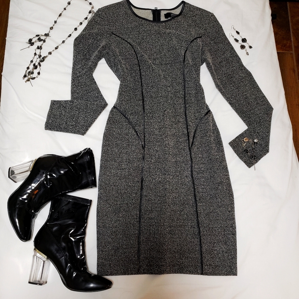 Winter dress with boot and the jewelry
